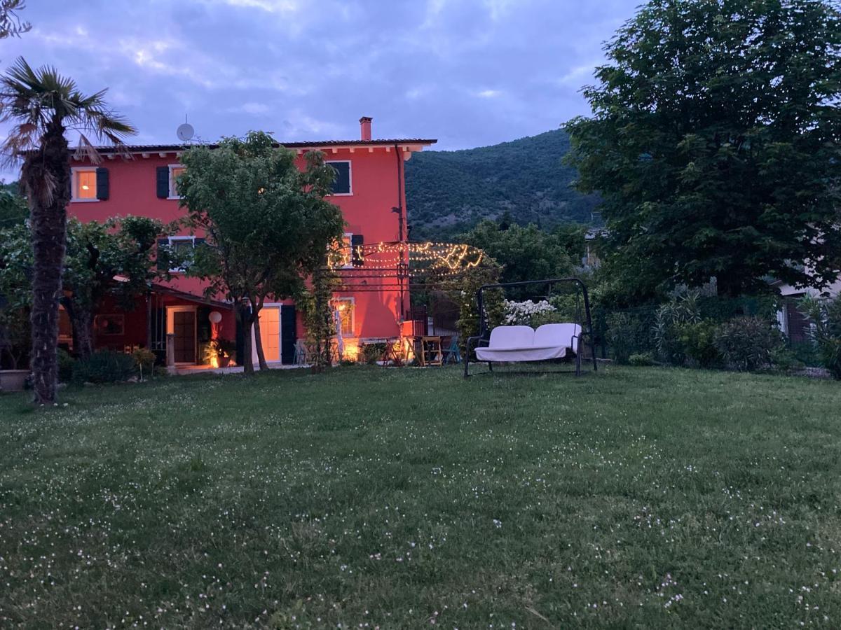 Redhouse Pesina Villa Costermano Eksteriør billede